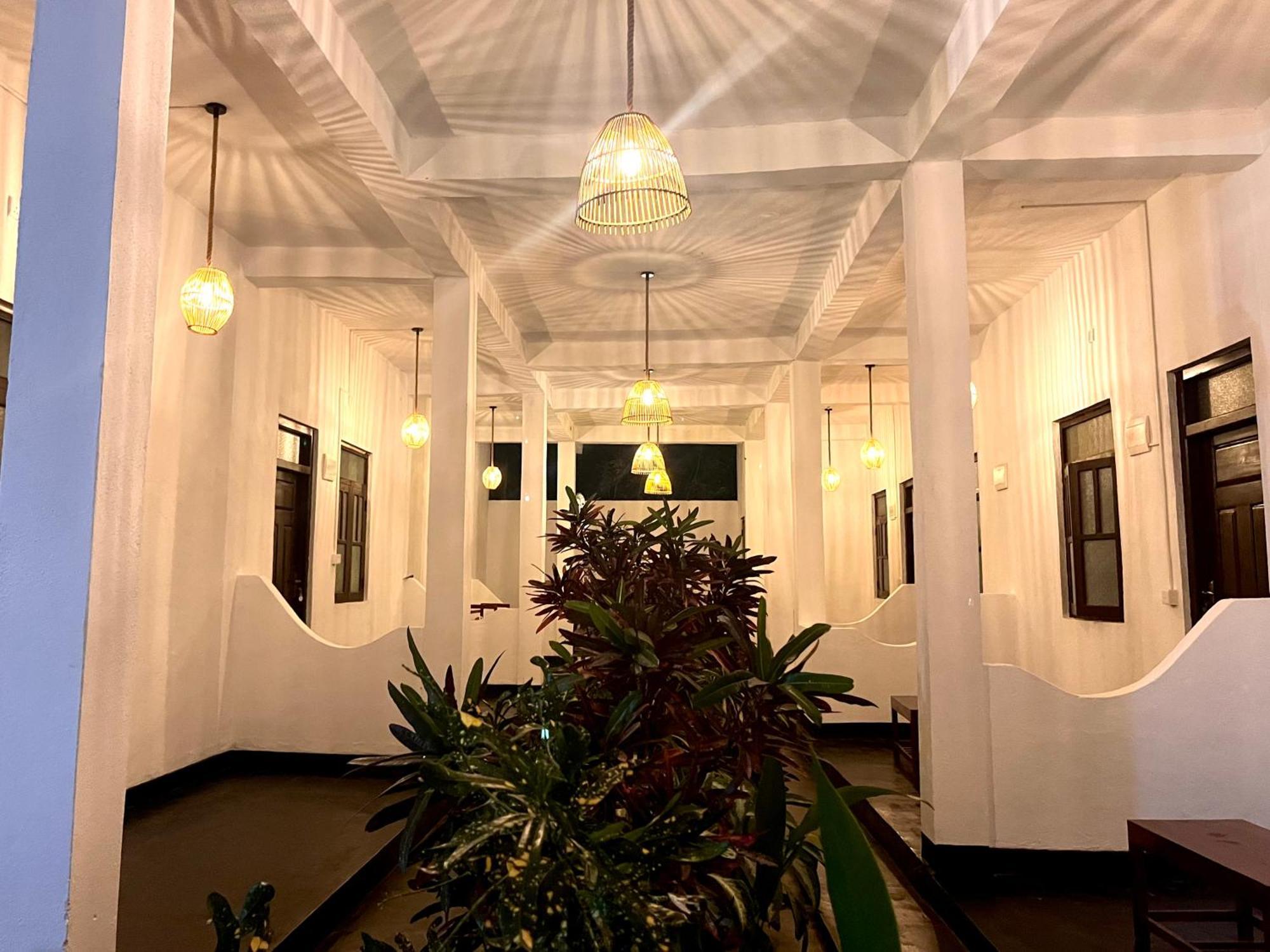 Hotel Sea La Vie à Baie d'Arugam Extérieur photo